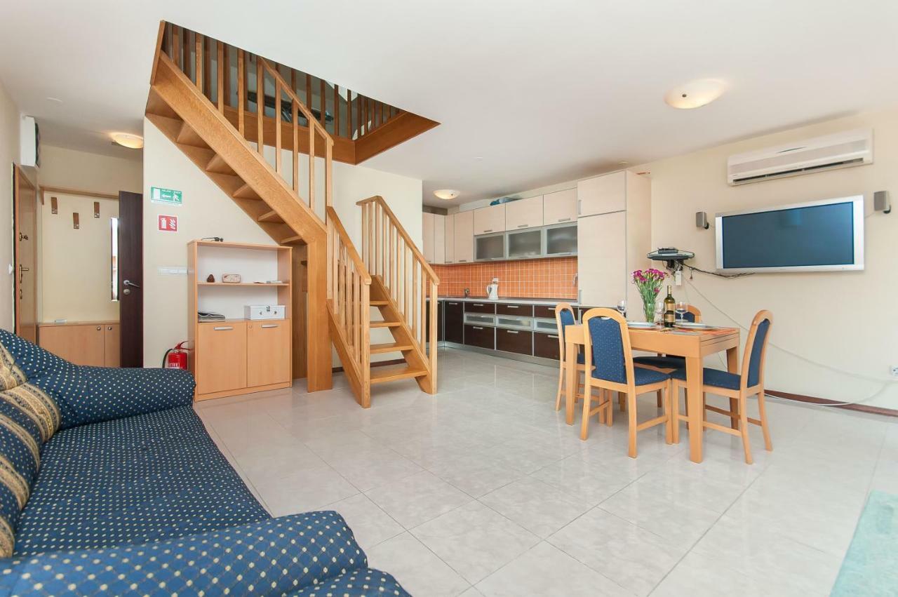 Modern New Flat Next To River Cetina Omiš Exterior foto