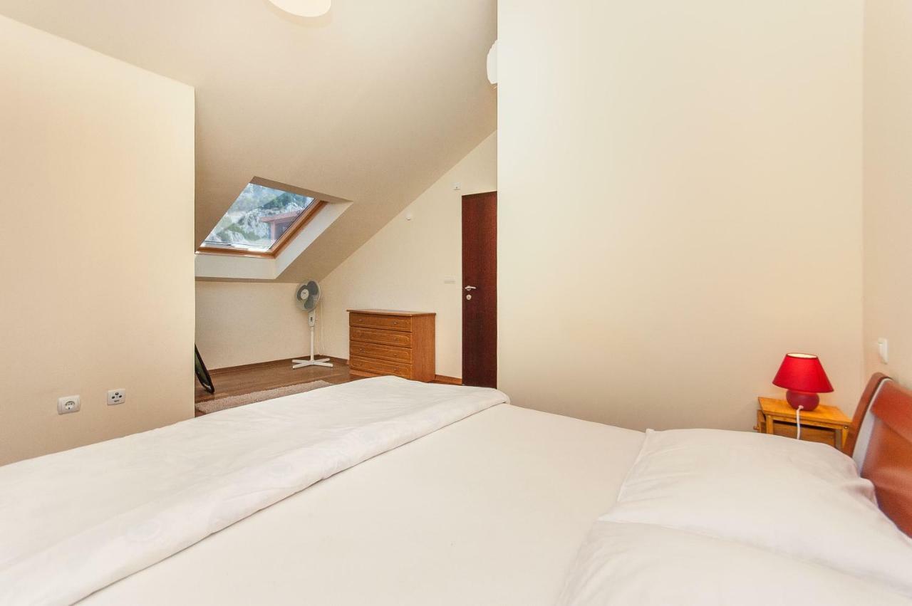 Modern New Flat Next To River Cetina Omiš Exterior foto