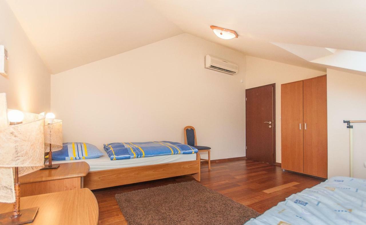 Modern New Flat Next To River Cetina Omiš Exterior foto
