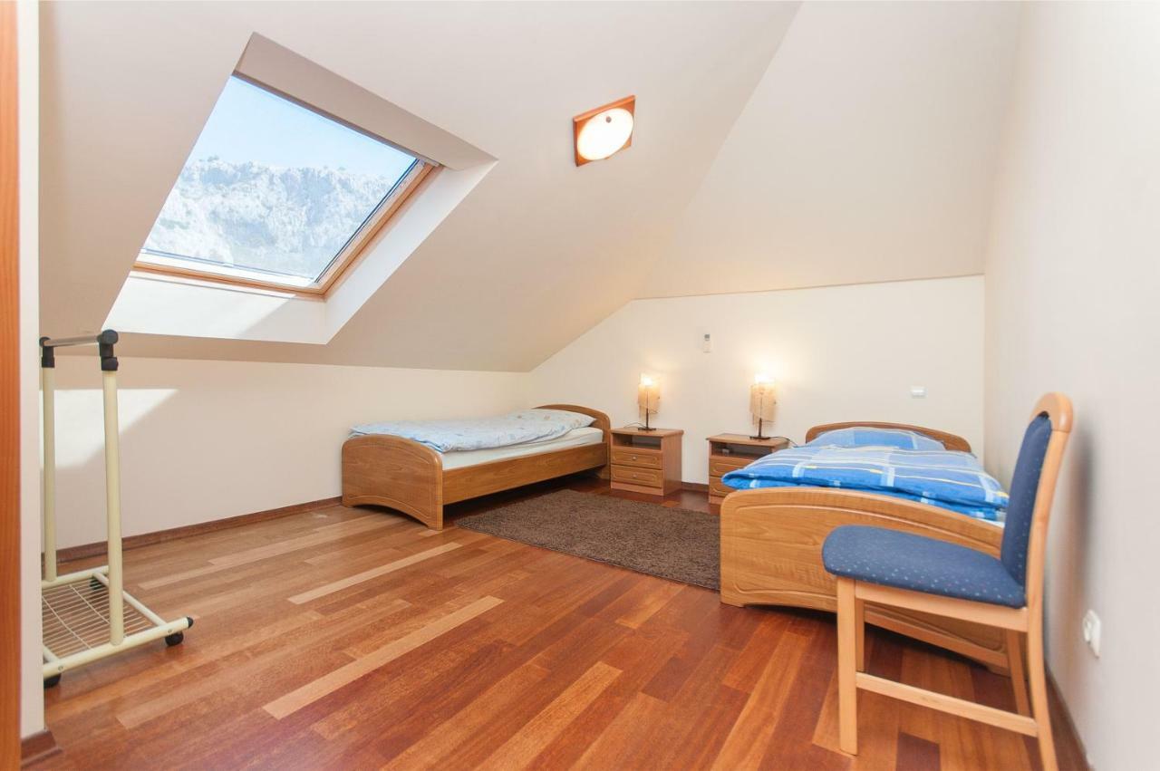 Modern New Flat Next To River Cetina Omiš Exterior foto